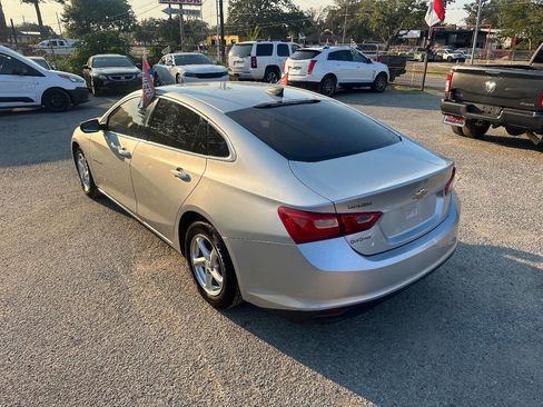 Used 2017 Chevrolet Malibu LS image 2
