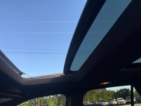 Used 2017 Ford Explorer Platinum image 34