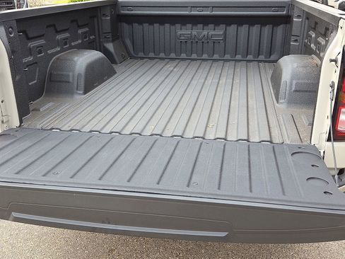 New 2026 GMC Sierra 1500 SLE w/ Preferred Package RWD image 8