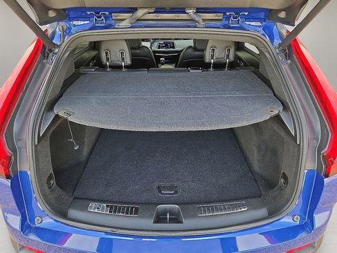 Used 2022 Cadillac XT4 Premium Luxury w/ Safety Alert Package image 15