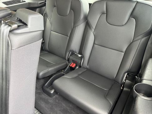 Used 2016 Volvo XC90 T8 Momentum w/ Vision Package AWD/4WD image 7