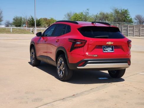 New 2026 Chevrolet Trax LT w/ Driver Confidence Package FWD image 6