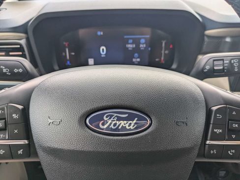 Used 2025 Ford Maverick Lariat AWD/4WD image 30