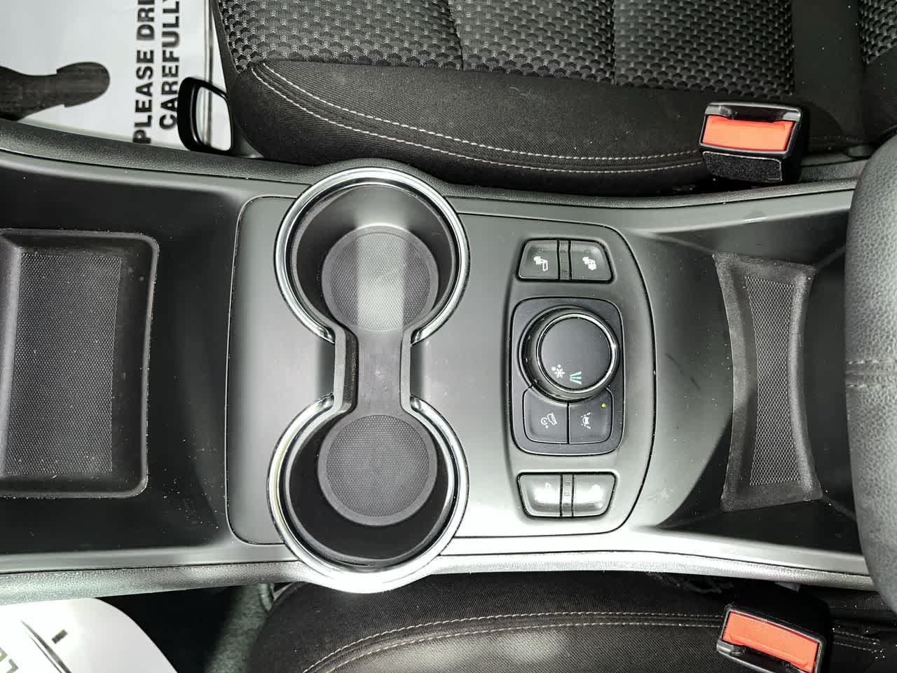 Used 2022 GMC Terrain SLE FWD image 22