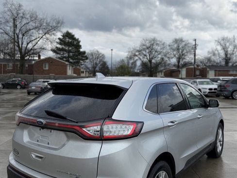 Used 2018 Ford Edge Titanium image 7