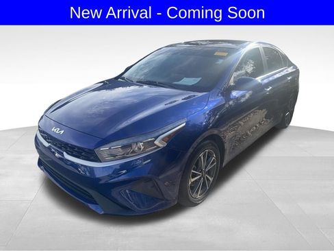 Used 2023 Kia Forte LXS image 2