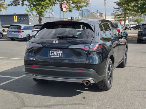 Used 2024 Honda HR-V Sport image 3