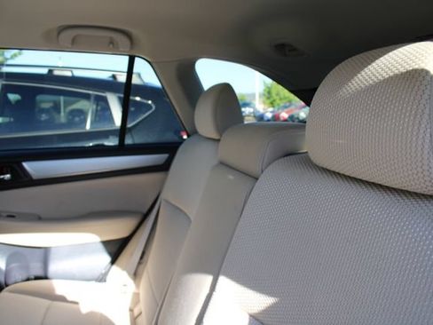 Used 2019 Subaru Outback 2.5i Premium AWD/4WD image 17