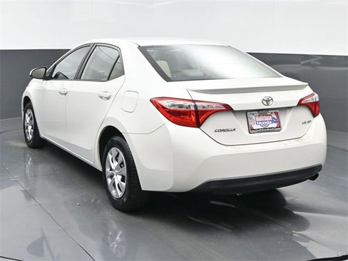Used 2015 Toyota Corolla LE image 4