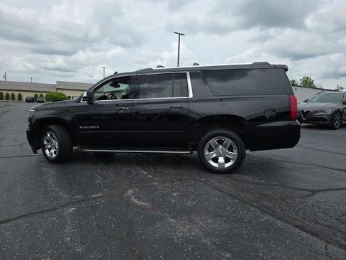 Used 2017 Chevrolet Suburban Premier AWD/4WD image 4