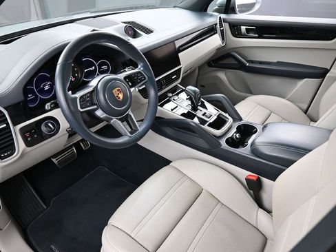Certified 2021 Porsche Cayenne S image 4