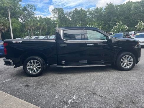 Used 2022 Chevrolet Silverado 1500 LTZ w/ LTZ Premium Package AWD/4WD image 8