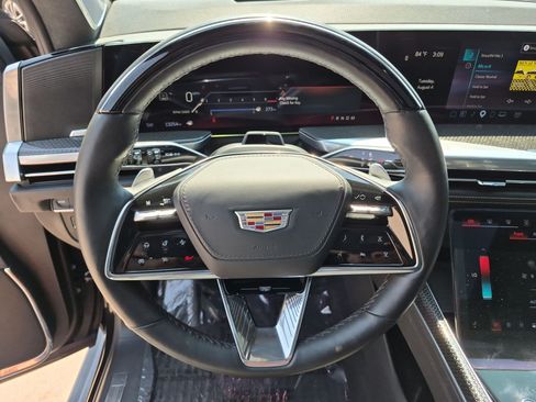 Certified 2025 Cadillac Escalade ESV V AWD/4WD image 16