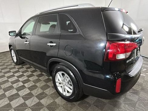 Used 2014 Kia Sorento LX FWD image 4
