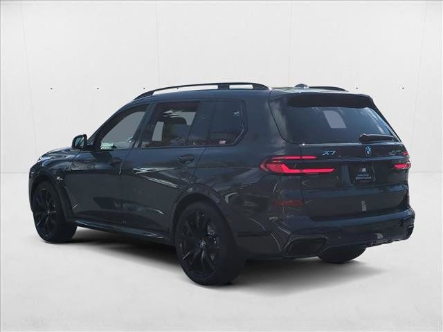 Used 2026 BMW X7 xDrive40i w/ M Sport Package AWD/4WD image 3