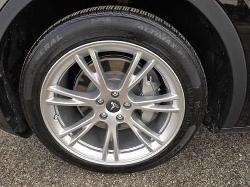 Used 2024 Tesla Model Y Long Range image 17