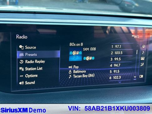 Used 2019 Lexus ES 300h image 33