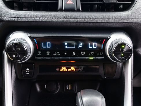 Used 2024 Toyota RAV4 LE AWD/4WD image 19