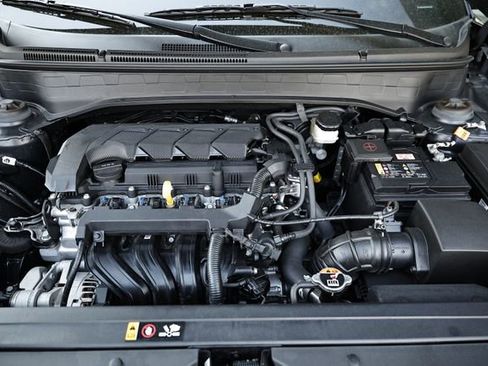 Used 2024 Hyundai Venue SEL image 30