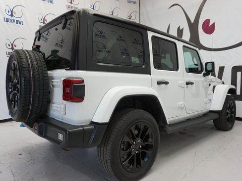 Used 2023 Jeep Wrangler Sahara AWD/4WD image 8