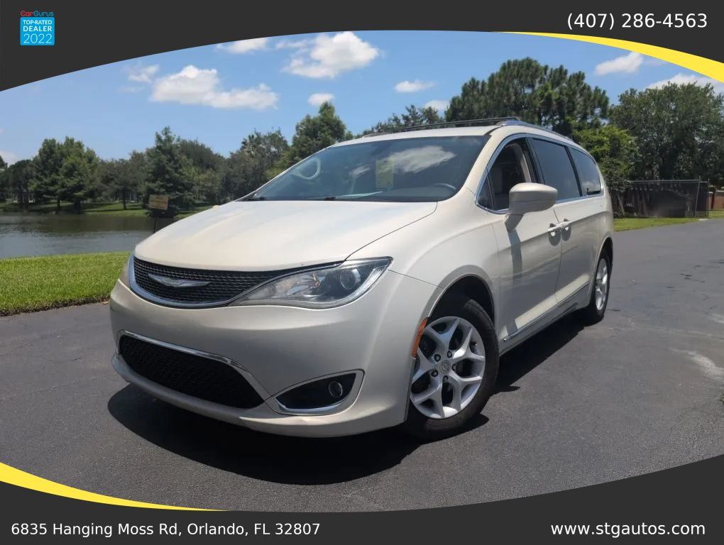 Used 2017 Chrysler Pacifica Touring-L Plus FWD image 1