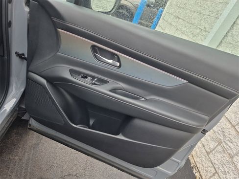 Used 2025 Nissan Murano SL image 21