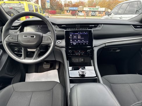 Certified 2024 Jeep Grand Cherokee L Laredo image 14