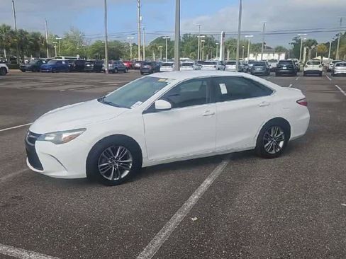 Used 2015 Toyota Camry SE image 4