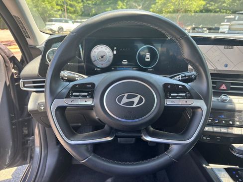 Used 2025 Hyundai Elantra SEL FWD image 18