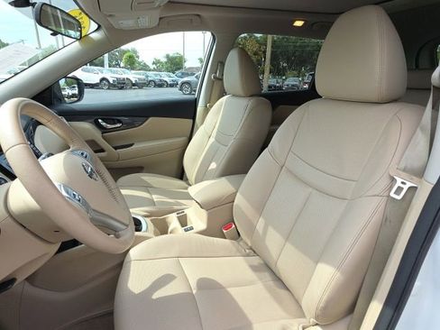 Used 2015 Nissan Rogue SL w/ SL Premium Package FWD image 10