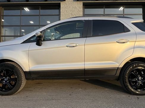 Used 2019 Ford EcoSport SE image 4