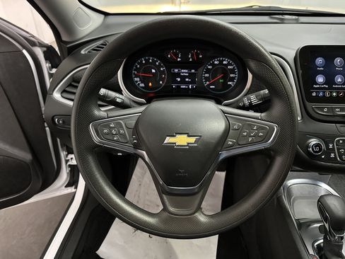 Used 2025 Chevrolet Malibu LT FWD image 24