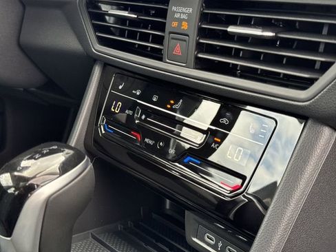 New 2026 Volkswagen Jetta SE FWD image 34