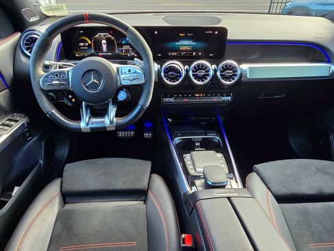 Used 2023 Mercedes-Benz GLB 35 AMG 4MATIC image 18