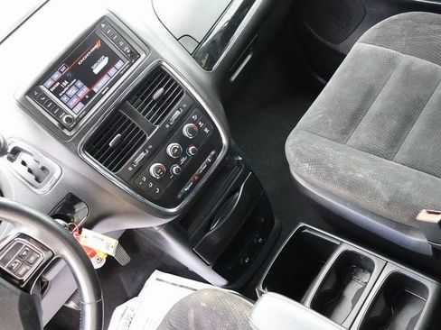 Used 2015 Dodge Grand Caravan SE FWD image 24