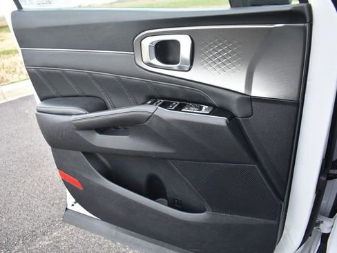 Used 2023 Kia Sorento SX image 35