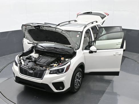 Used 2021 Subaru Forester Premium AWD/4WD image 48