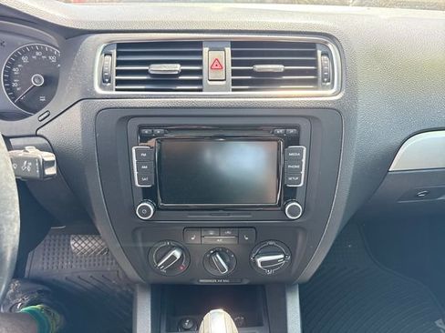 Used 2014 Volkswagen Jetta SE FWD image 20