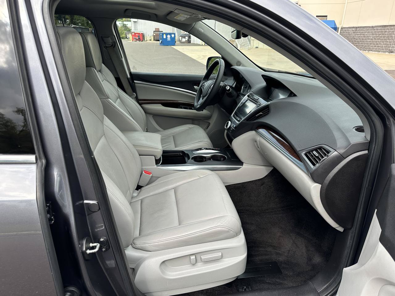 Used 2017 Acura MDX w/ Technology Package AWD/4WD image 19