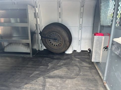 Used 2013 Chevrolet Express 1500 RWD image 16