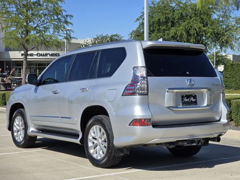 Used 2017 Lexus GX 460 Premium AWD/4WD image 3