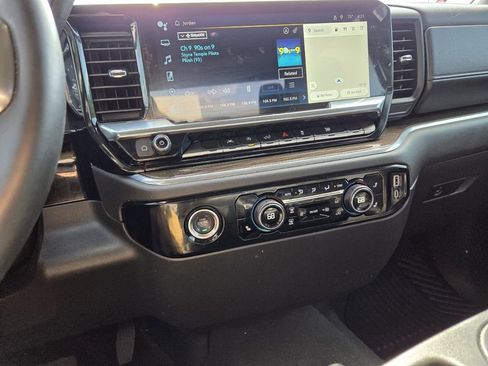 Used 2024 Chevrolet Silverado 1500 LT image 19