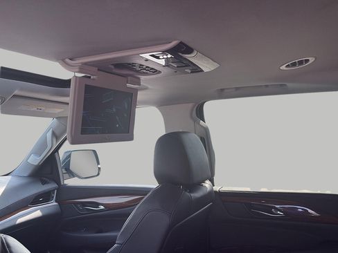 Used 2020 Cadillac Escalade Premium Luxury AWD/4WD image 17