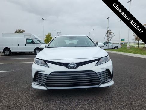 Used 2022 Toyota Camry LE image 2