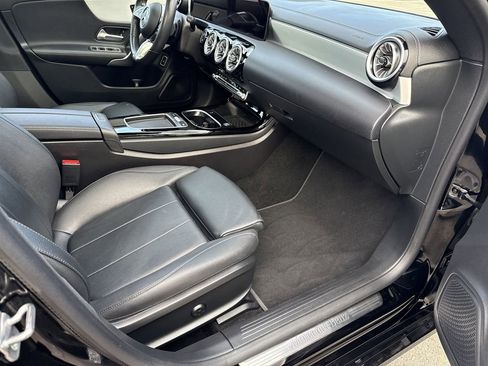 Used 2025 Mercedes-Benz CLA 250 image 27