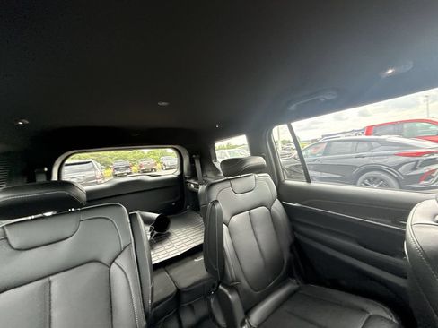 Used 2025 Jeep Grand Cherokee L Limited w/ Trailer Tow Package AWD/4WD image 32