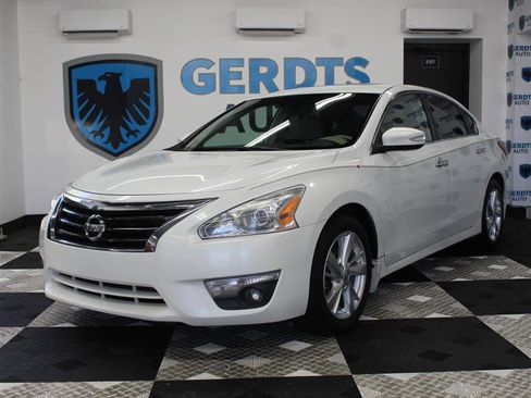 Used 2013 Nissan Altima 2.5 SL w/ Technology Pkg FWD image 1