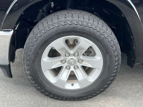 Used 2019 RAM 1500 Laramie AWD/4WD image 14