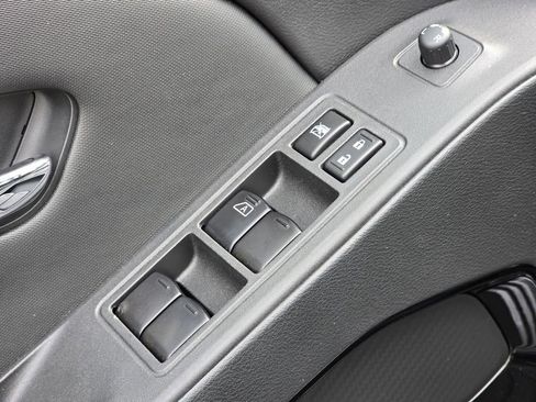 Used 2023 Nissan Frontier SV w/ Midnight Edition Package image 22