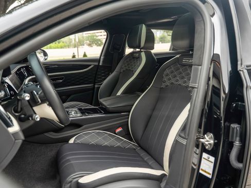 Used 2024 Bentley Flying Spur W12 AWD/4WD image 8